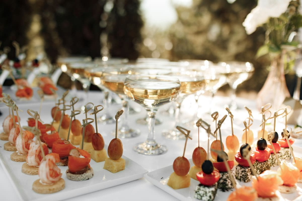 Buffet matrimoniale: guida completa per l'aperitivo di nozze