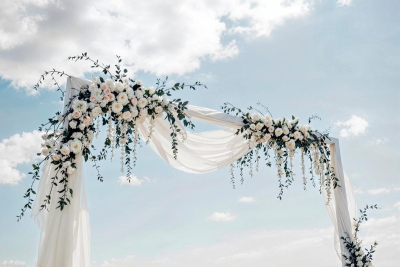 Cloud Dancer, il Pantone 2026 che illumina i matrimoni